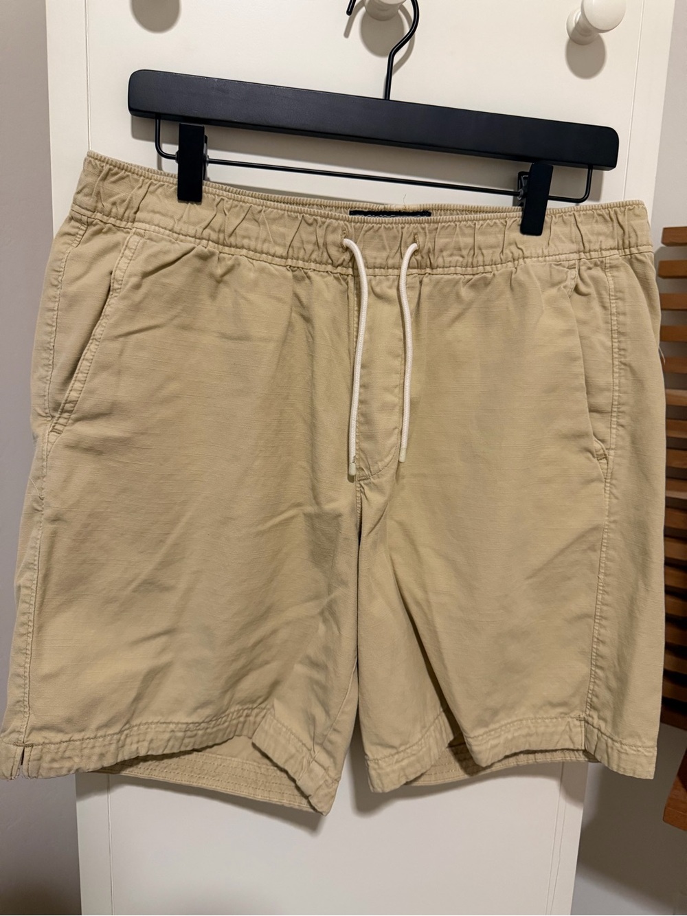 Abercrombie & Fitch Light Khaki Flat Front Men's Shorts